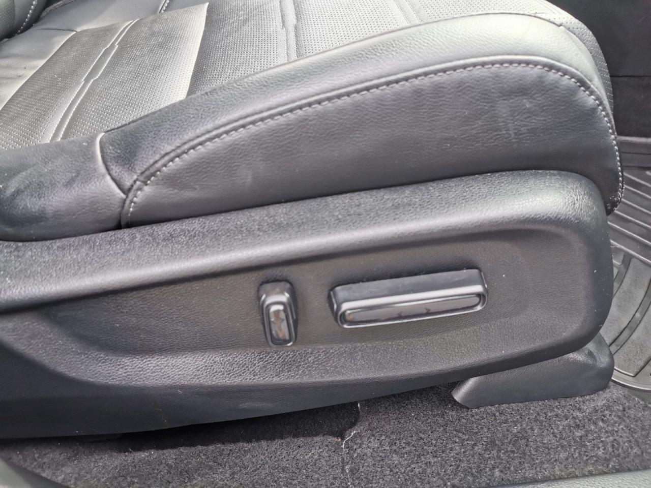 2019 Honda CR-V Touring AWD - Photo #10