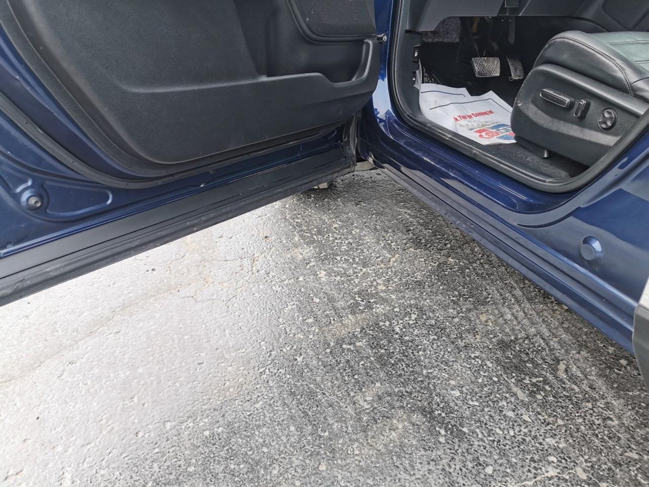 2019 Honda CR-V Touring AWD - Photo #11
