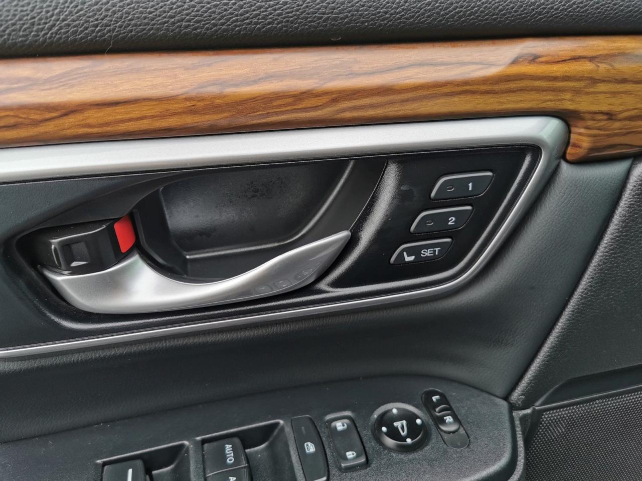 2019 Honda CR-V Touring AWD - Photo #13