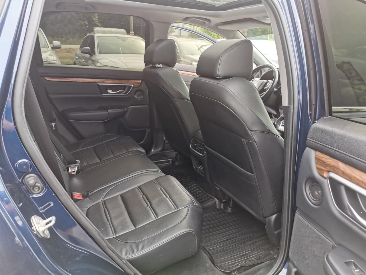 2019 Honda CR-V Touring AWD - Photo #17