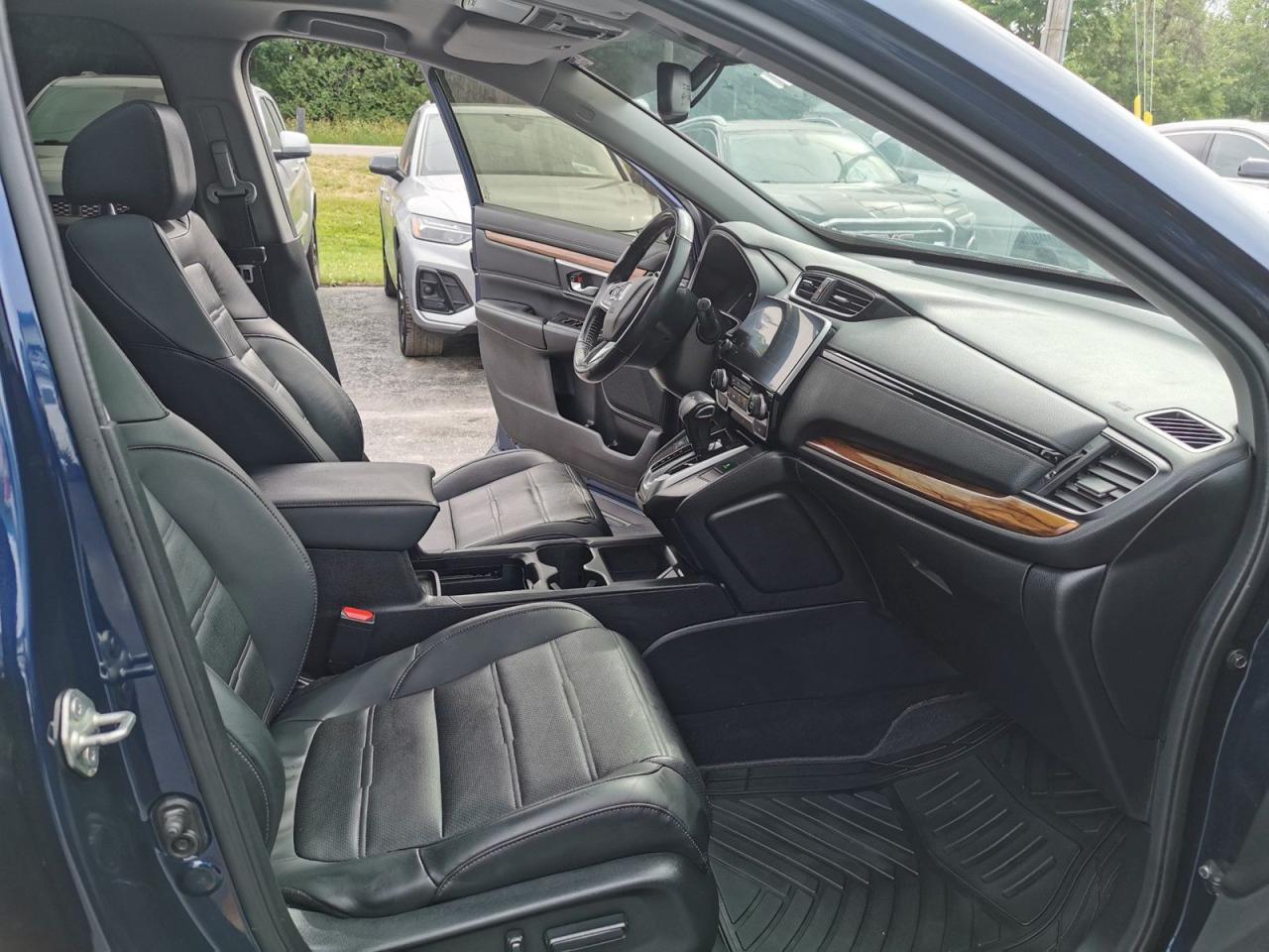 2019 Honda CR-V Touring AWD - Photo #18