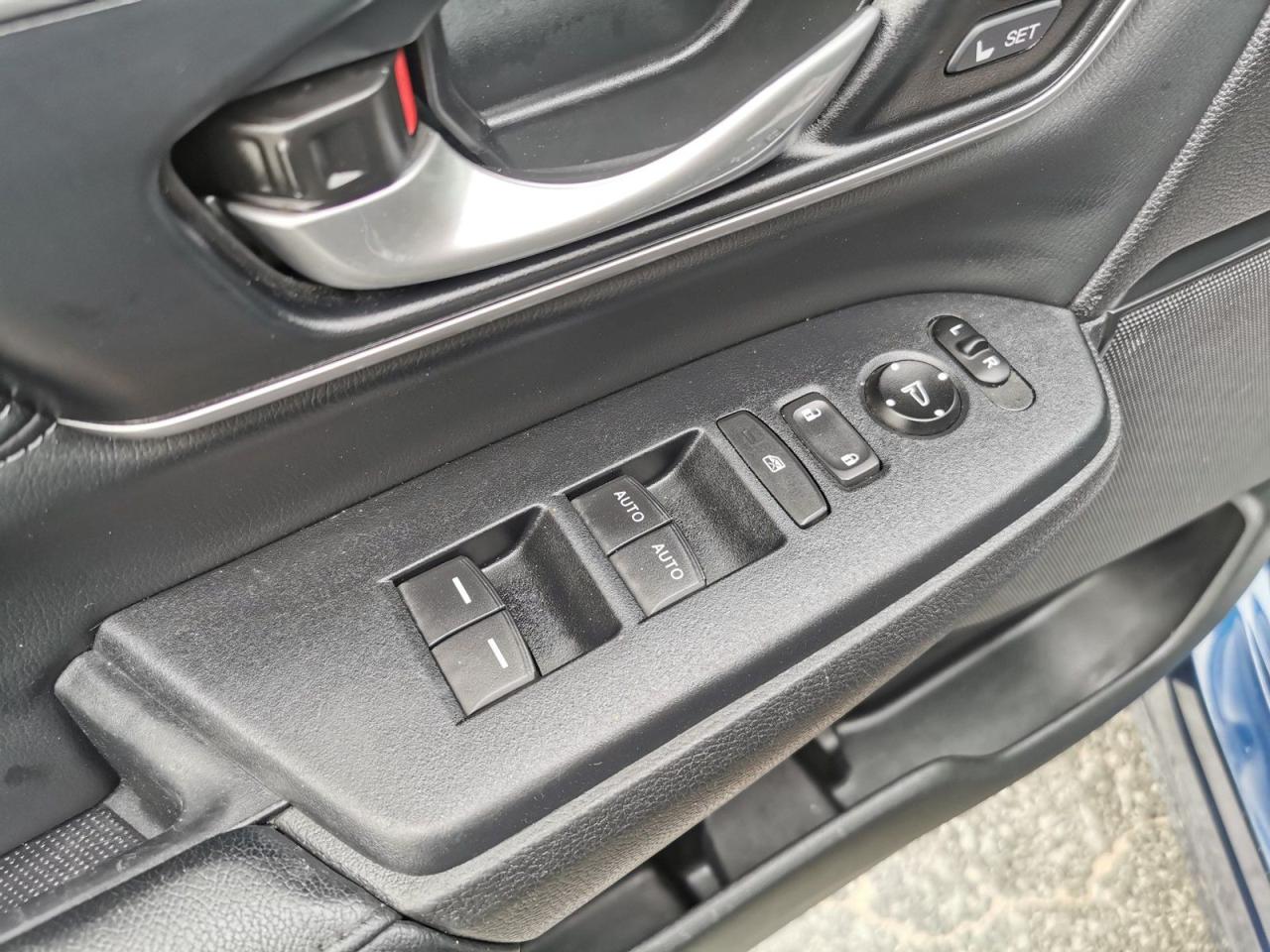 2019 Honda CR-V Touring AWD - Photo #29