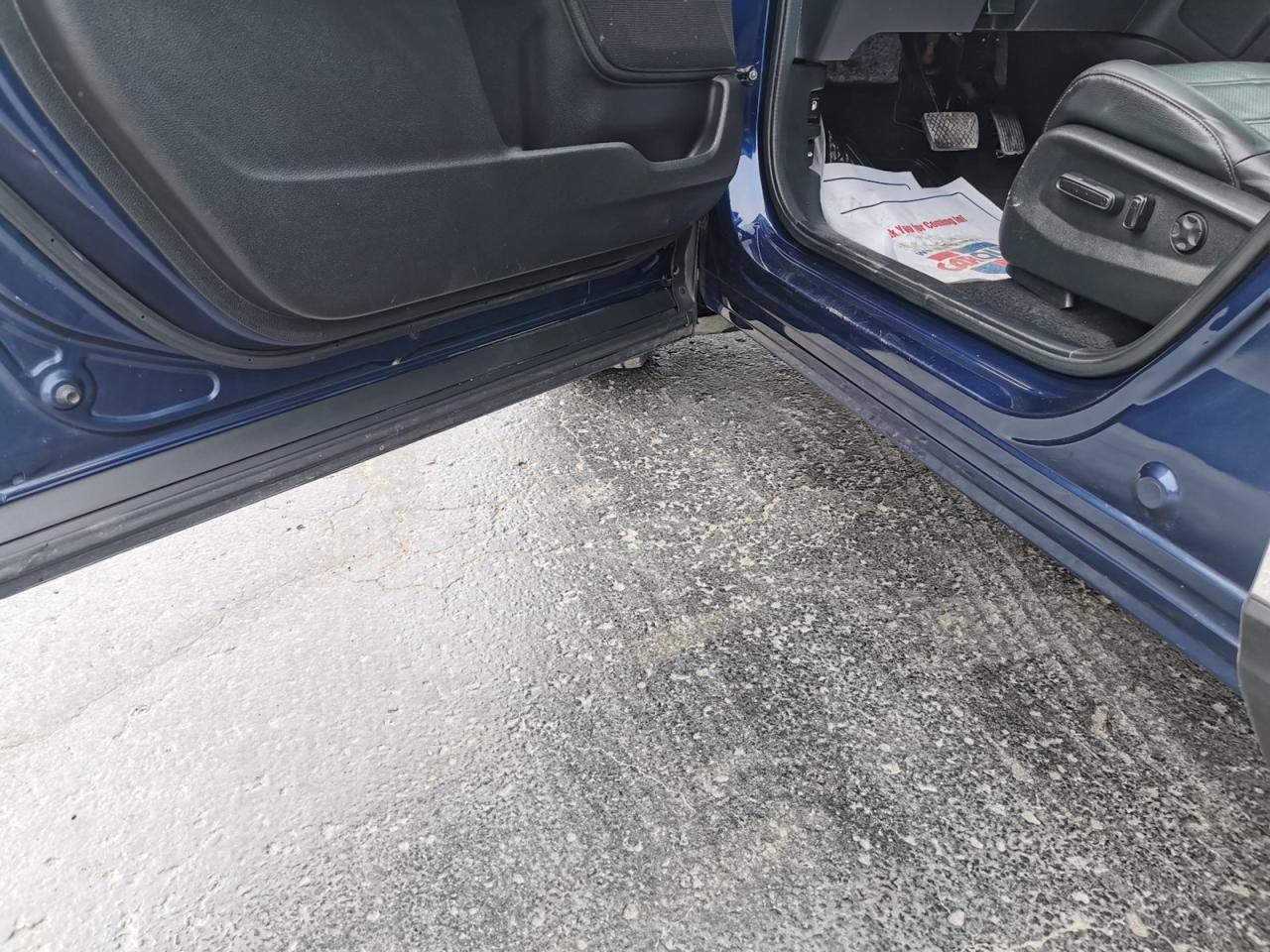 2019 Honda CR-V Touring AWD - Photo #11