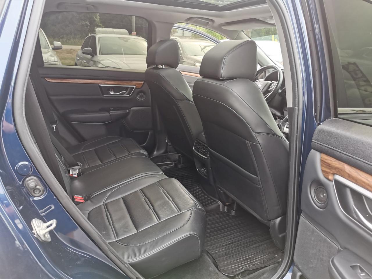 2019 Honda CR-V Touring AWD - Photo #17