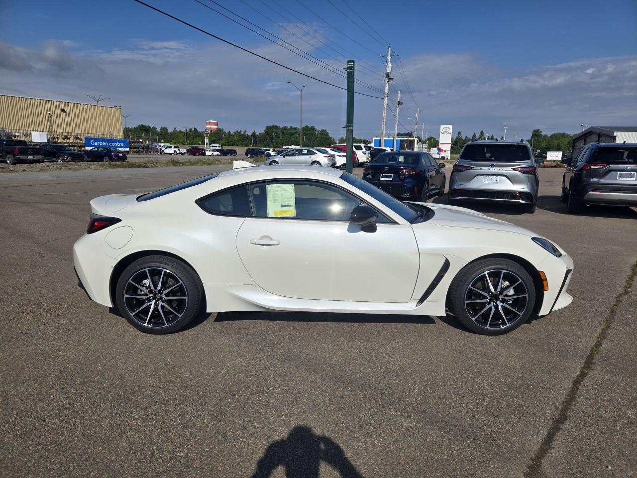 2025 Toyota GR86 GR86 MT (PREMIUM PAINT) Photo