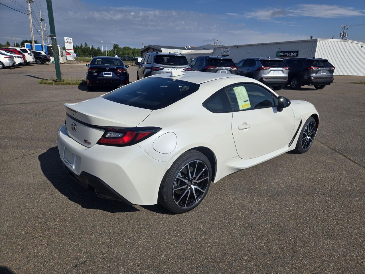 2025 Toyota GR86 GR86 MT (PREMIUM PAINT) Photo4