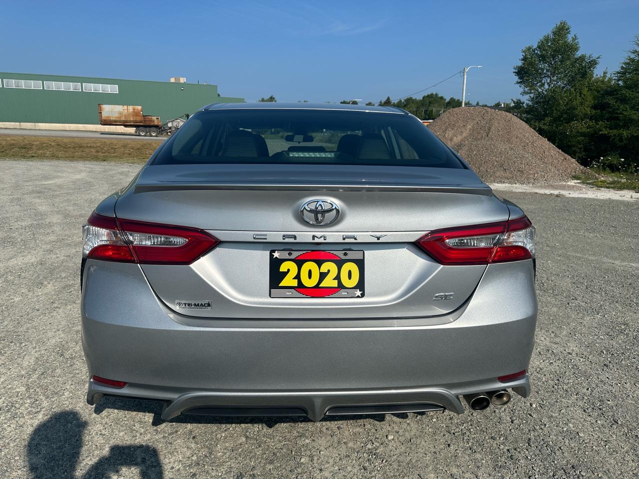 2020 Toyota Camry SE Photo