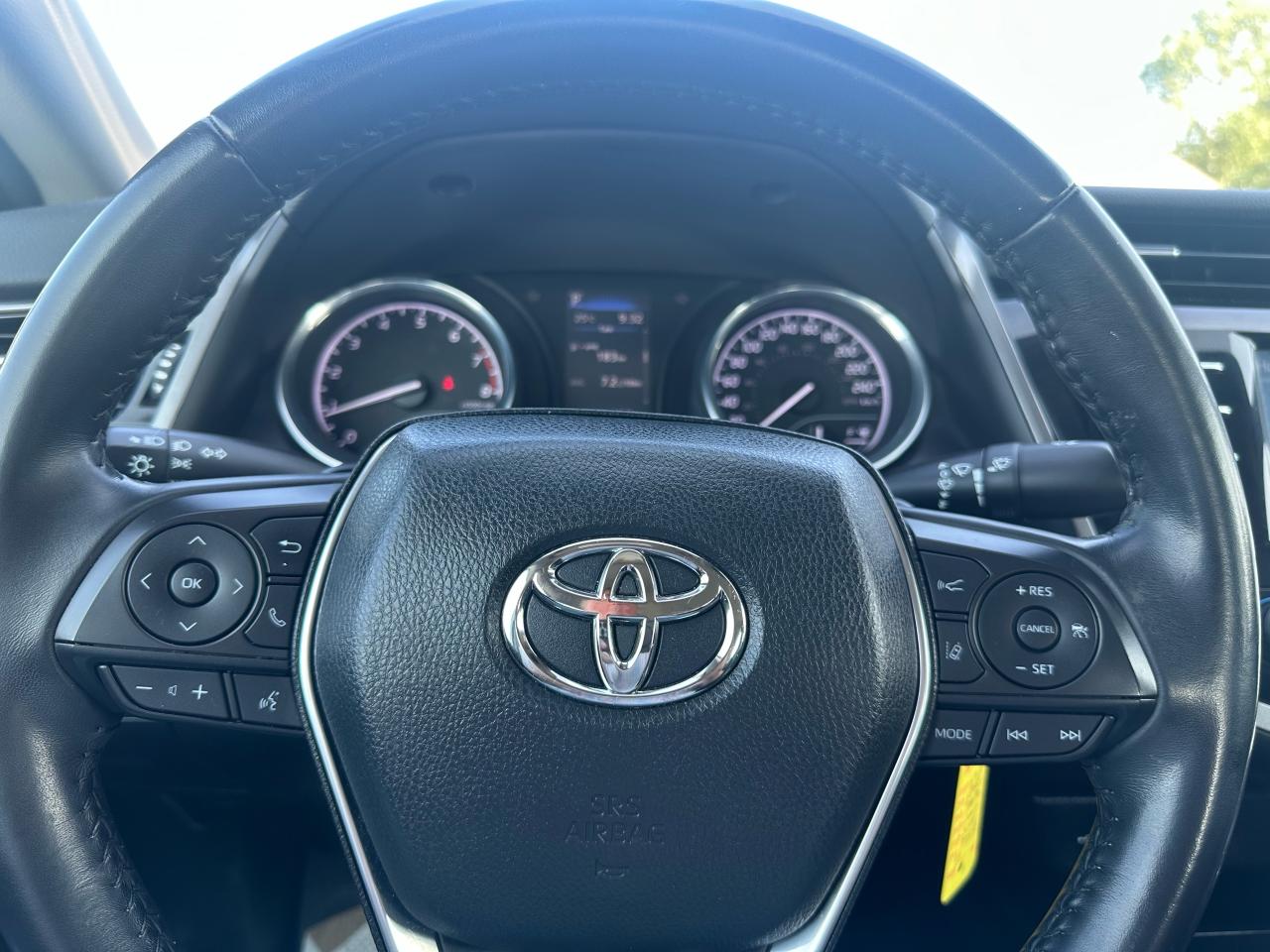 2020 Toyota Camry SE Photo