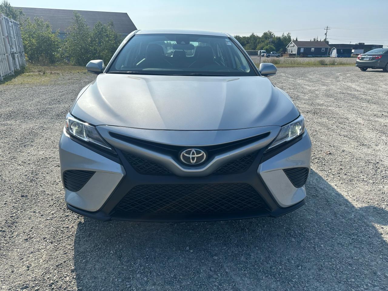 2020 Toyota Camry SE Photo1