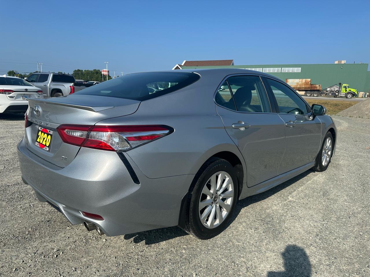 2020 Toyota Camry SE Photo4