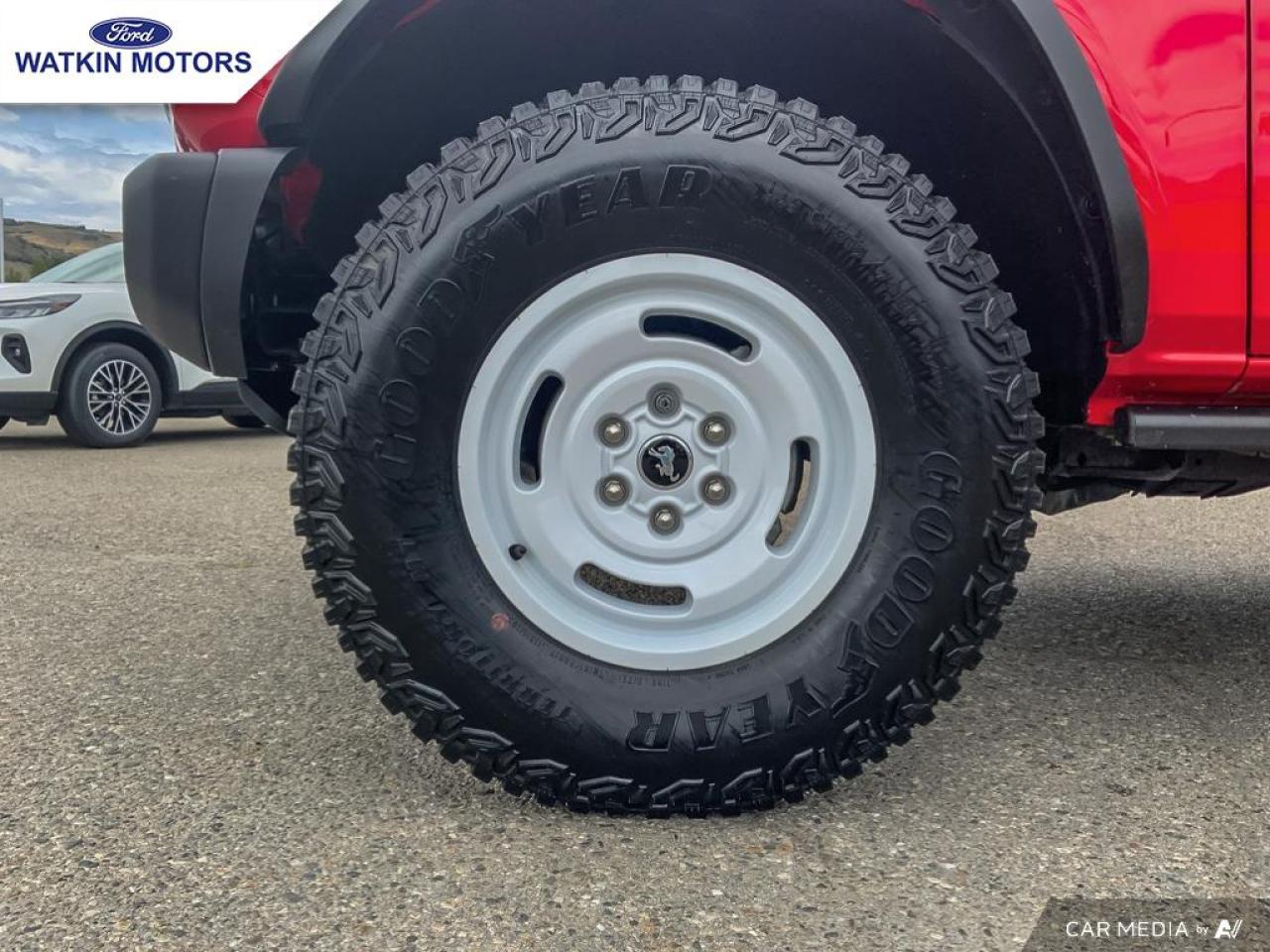 2024 Ford Bronco 4DOOR 4X4 HERITAGE Photo8