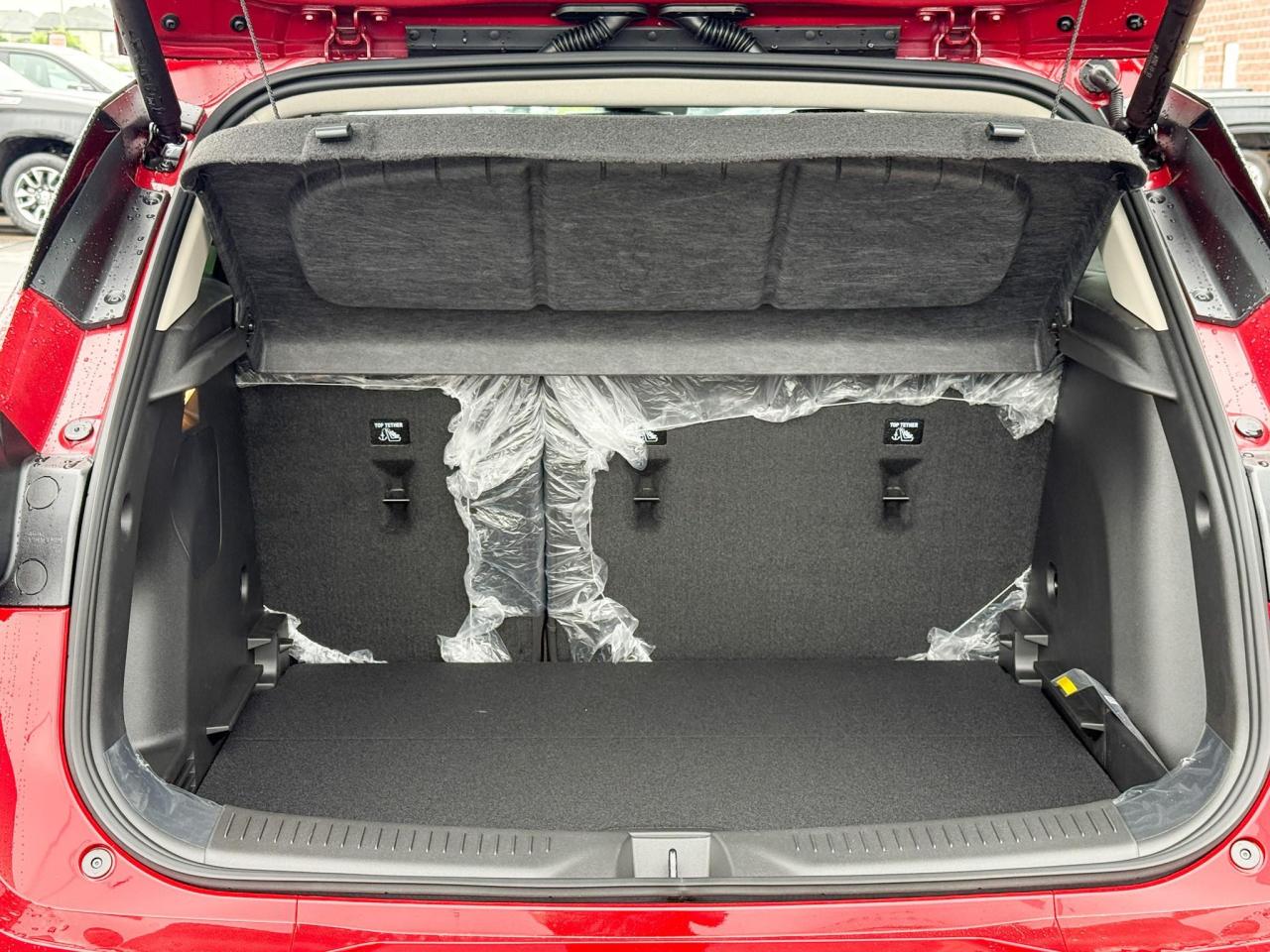 2026 Buick Encore GX Avenir 1.3L 3CYL WITH REMOTE START/ENTRY, SUNROOF, HEATED SEATS, HEATED STEERING WHEEL, HD SURROUND VISION, Photo4