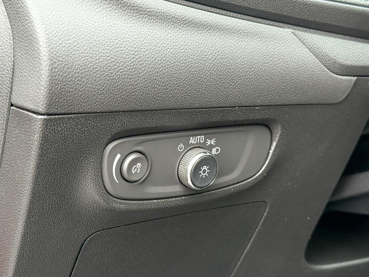 2026 Buick Encore GX Avenir 1.3L 3CYL WITH REMOTE START/ENTRY, SUNROOF, HEATED SEATS, HEATED STEERING WHEEL, HD SURROUND VISION, Photo