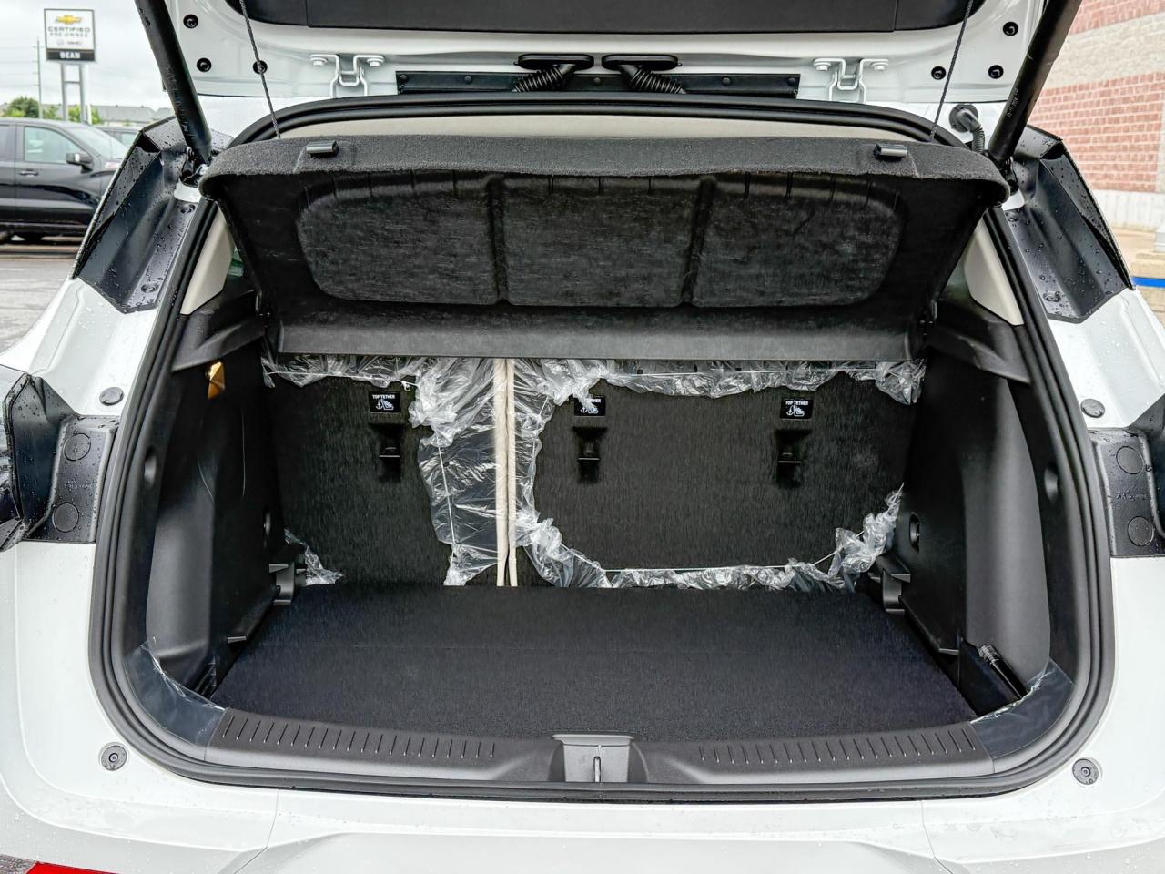 2026 Buick Encore GX Avenir 1.3L 3CYL WITH REMOTE START/ENTRY, SUNROOF, HEATED SEATS, HEATED STEERING WHEEL, HD SURROUND VISION, Photo4