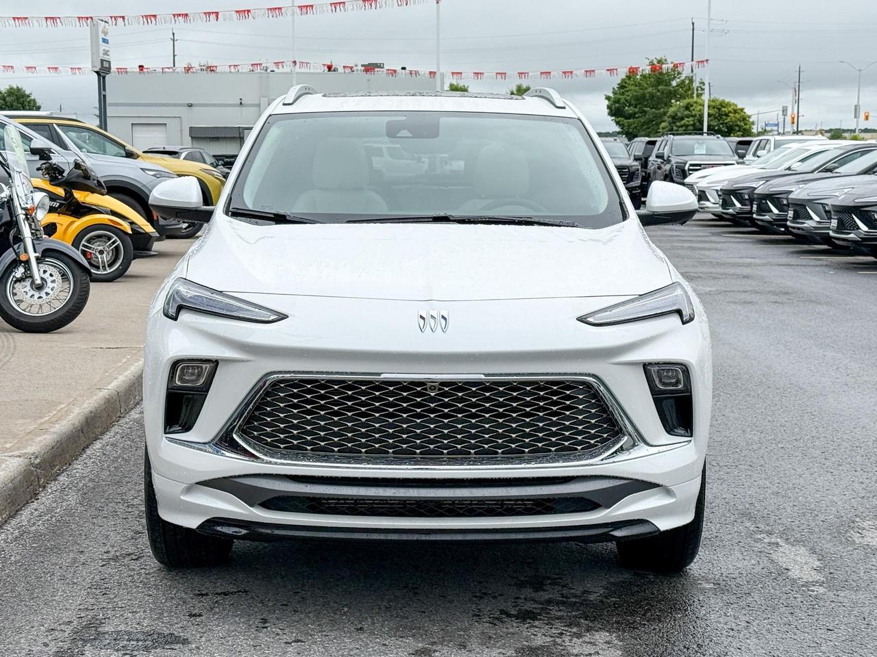 2026 Buick Encore GX Avenir 1.3L 3CYL WITH REMOTE START/ENTRY, SUNROOF, HEATED SEATS, HEATED STEERING WHEEL, HD SURROUND VISION, Photo