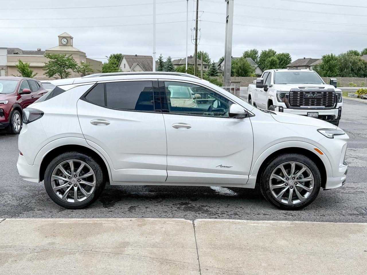 2026 Buick Encore GX Avenir 1.3L 3CYL WITH REMOTE START/ENTRY, SUNROOF, HEATED SEATS, HEATED STEERING WHEEL, HD SURROUND VISION, Photo