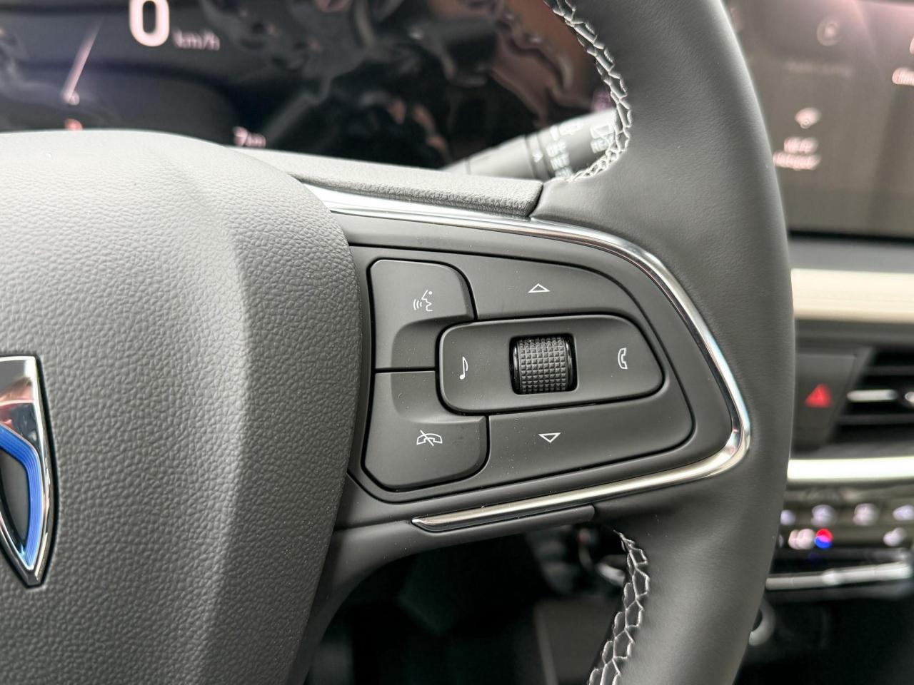 2026 Buick Encore GX Avenir 1.3L 3CYL WITH REMOTE START/ENTRY, SUNROOF, HEATED SEATS, HEATED STEERING WHEEL, HD SURROUND VISION, Photo