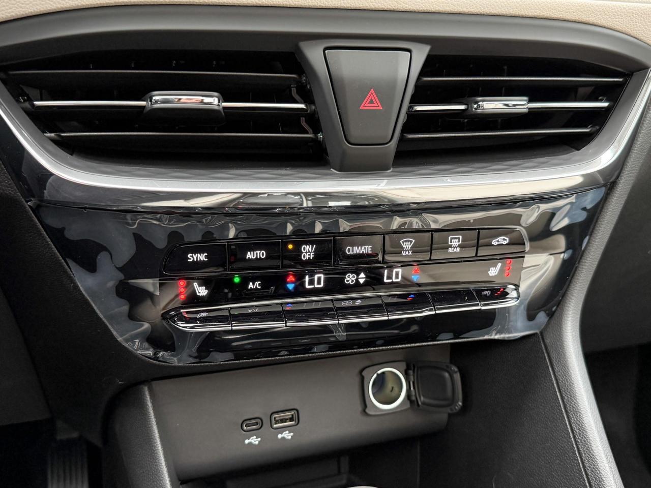 2026 Buick Encore GX Avenir 1.3L 3CYL WITH REMOTE START/ENTRY, SUNROOF, HEATED SEATS, HEATED STEERING WHEEL, HD SURROUND VISION, Photo