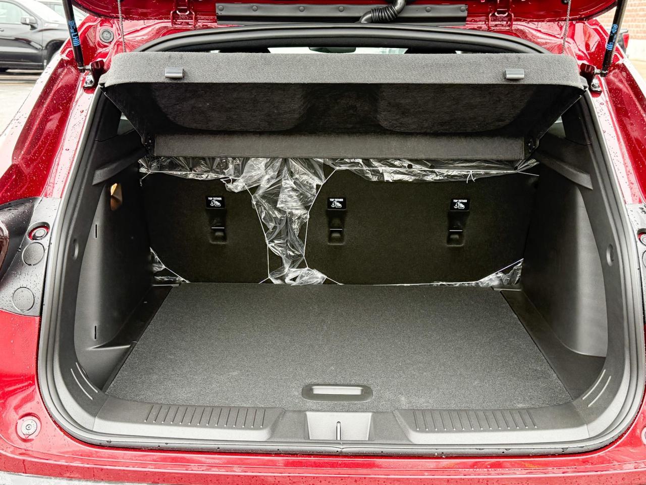 2025 Chevrolet Trax 2RS 1.2L 3 CYL WITH REMOTE START/ENTRY, HEATED SEATS, HEATED STEERING WHEEL, APPLE CARPLAY AND ANDROID AUTO Photo