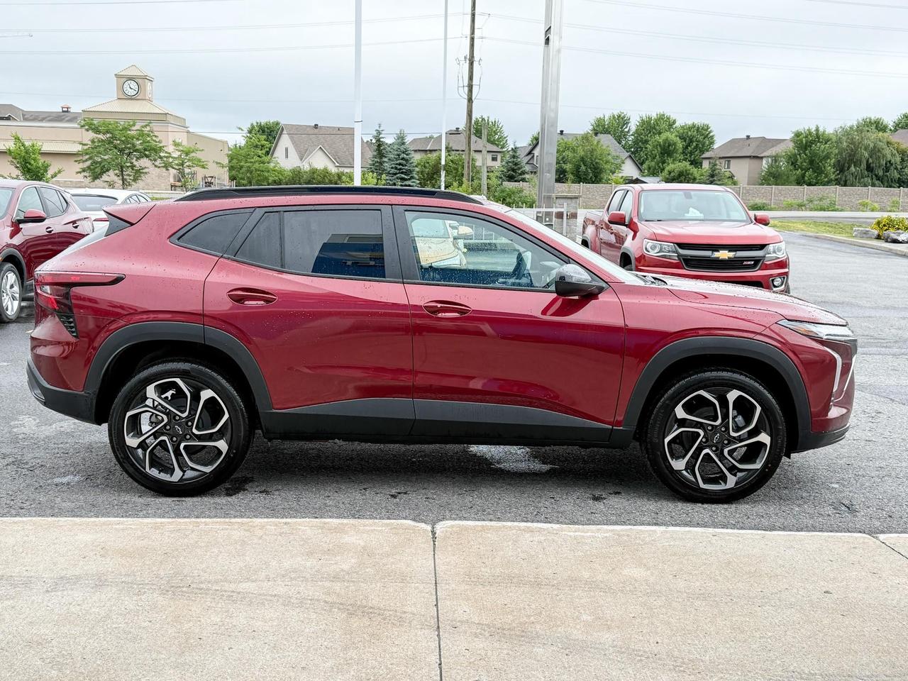 2025 Chevrolet Trax 2RS 1.2L 3 CYL WITH REMOTE START/ENTRY, HEATED SEATS, HEATED STEERING WHEEL, APPLE CARPLAY AND ANDROID AUTO Photo