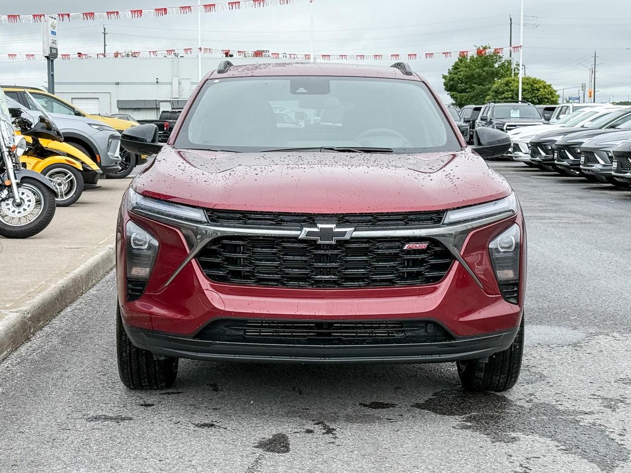 2025 Chevrolet Trax 2RS 1.2L 3 CYL WITH REMOTE START/ENTRY, HEATED SEATS, HEATED STEERING WHEEL, APPLE CARPLAY AND ANDROID AUTO Photo