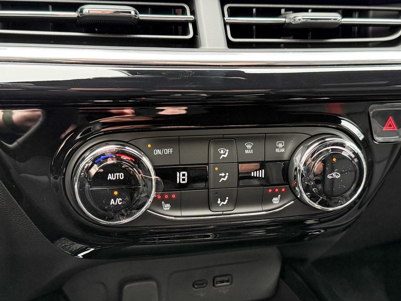 2025 Chevrolet Trax 2RS 1.2L 3 CYL WITH REMOTE START/ENTRY, HEATED SEATS, HEATED STEERING WHEEL, APPLE CARPLAY AND ANDROID AUTO Photo
