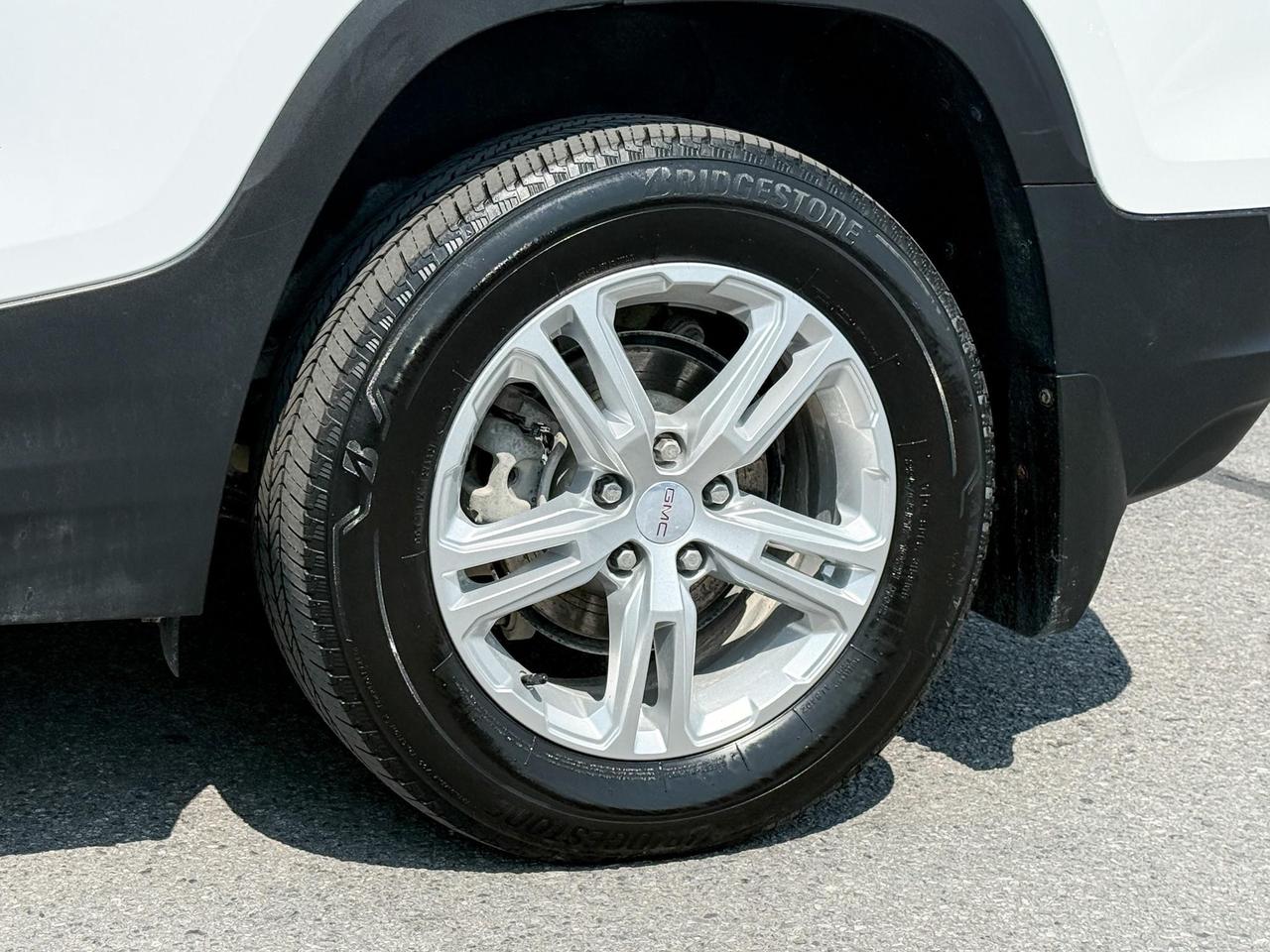 2022 GMC Terrain 1.5L 4CYL TURBO, SLE AWD, HEATED FRONT SEATS, REMOTE VEHICLE START, ADAPTIVE CRUISE CONTROL, 17" ALLOY WHEELS Photo