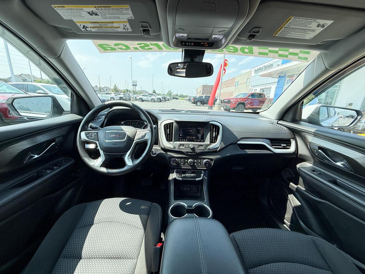 2022 GMC Terrain 1.5L 4CYL TURBO, SLE AWD, HEATED FRONT SEATS, REMOTE VEHICLE START, ADAPTIVE CRUISE CONTROL, 17" ALLOY WHEELS Photo