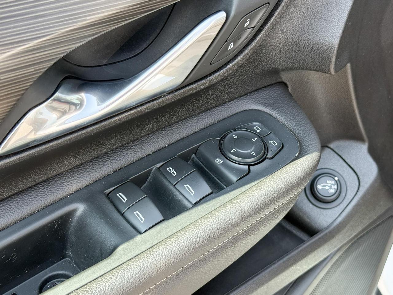 2022 GMC Terrain 1.5L 4CYL TURBO, SLE AWD, HEATED FRONT SEATS, REMOTE VEHICLE START, ADAPTIVE CRUISE CONTROL, 17" ALLOY WHEELS Photo