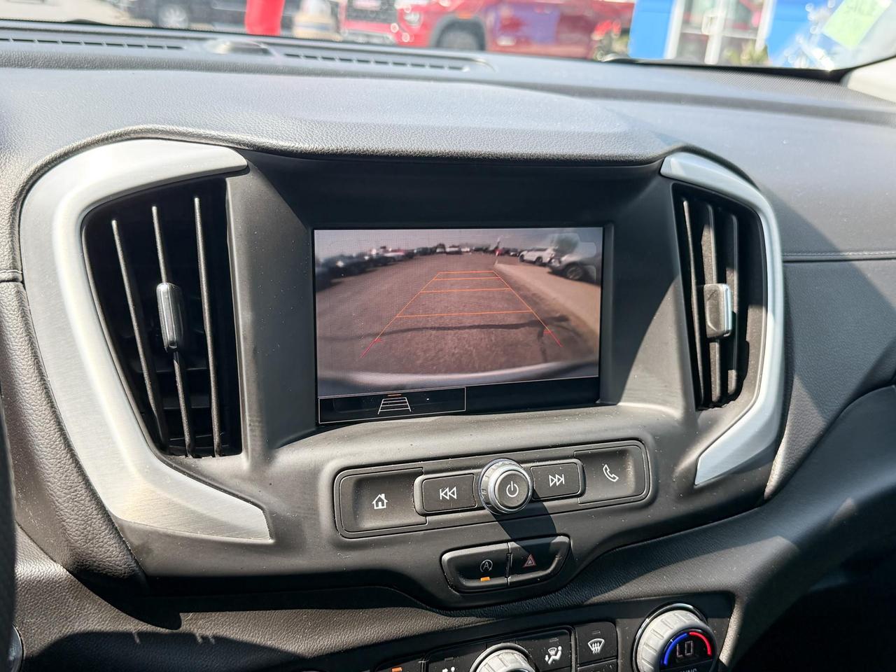 2022 GMC Terrain 1.5L 4CYL TURBO, SLE AWD, HEATED FRONT SEATS, REMOTE VEHICLE START, ADAPTIVE CRUISE CONTROL, 17" ALLOY WHEELS Photo