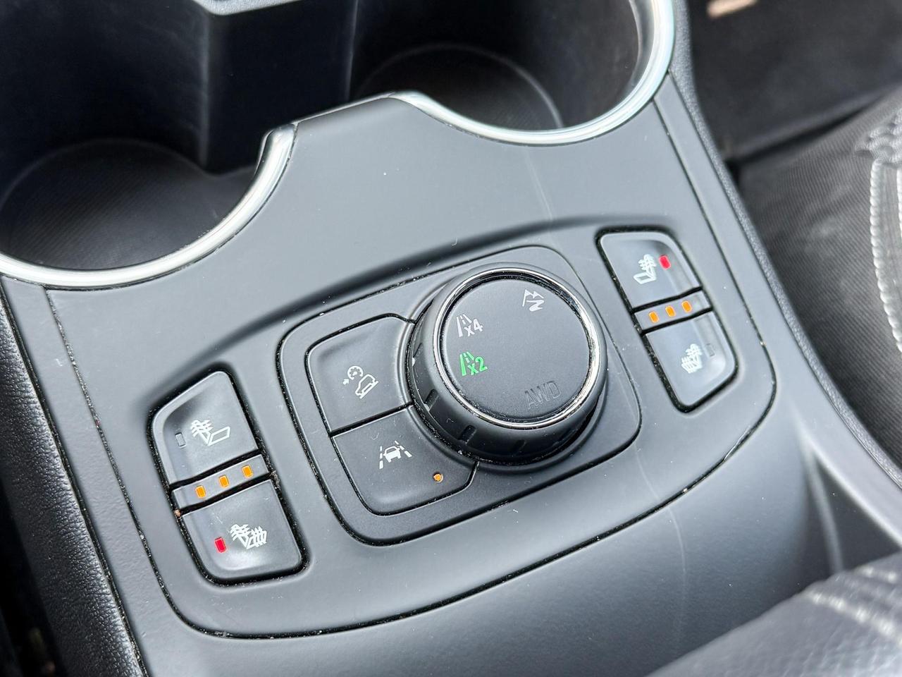 2022 GMC Terrain 1.5L 4CYL TURBO, SLE AWD, HEATED FRONT SEATS, REMOTE VEHICLE START, ADAPTIVE CRUISE CONTROL, 17" ALLOY WHEELS Photo