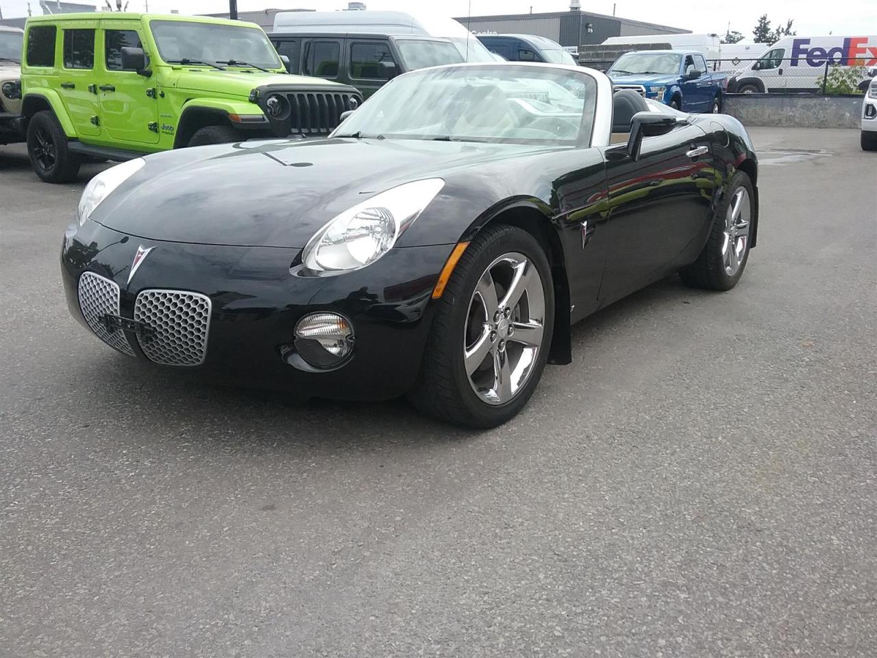 2007 Pontiac Solstice 5 Speed | Leather Seats | A/C Photo2