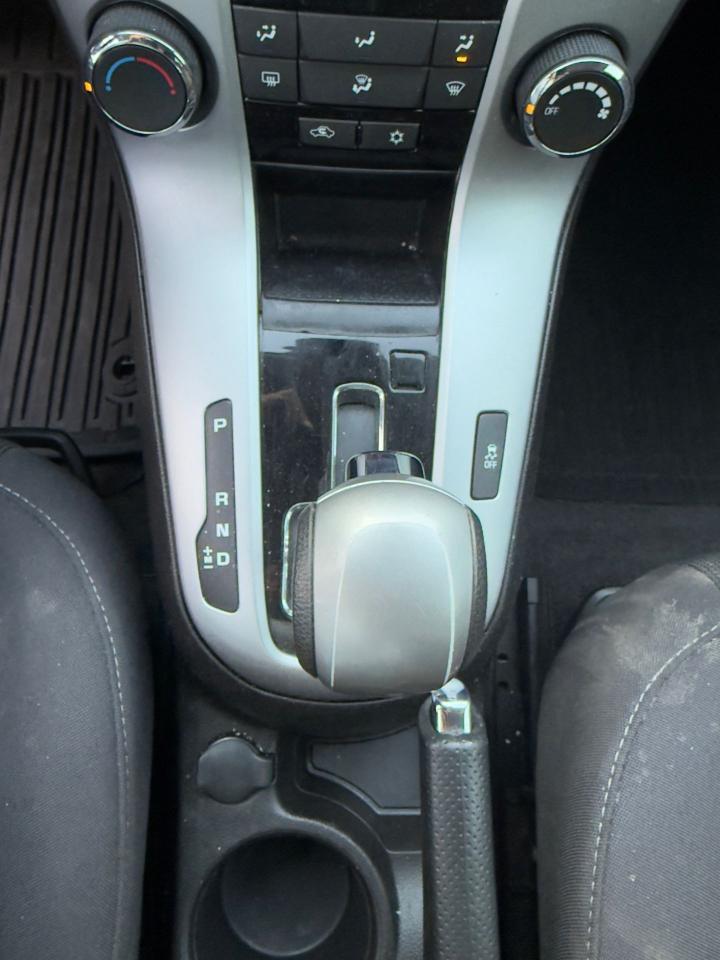 2015 Chevrolet Cruze 1LT - Photo #16