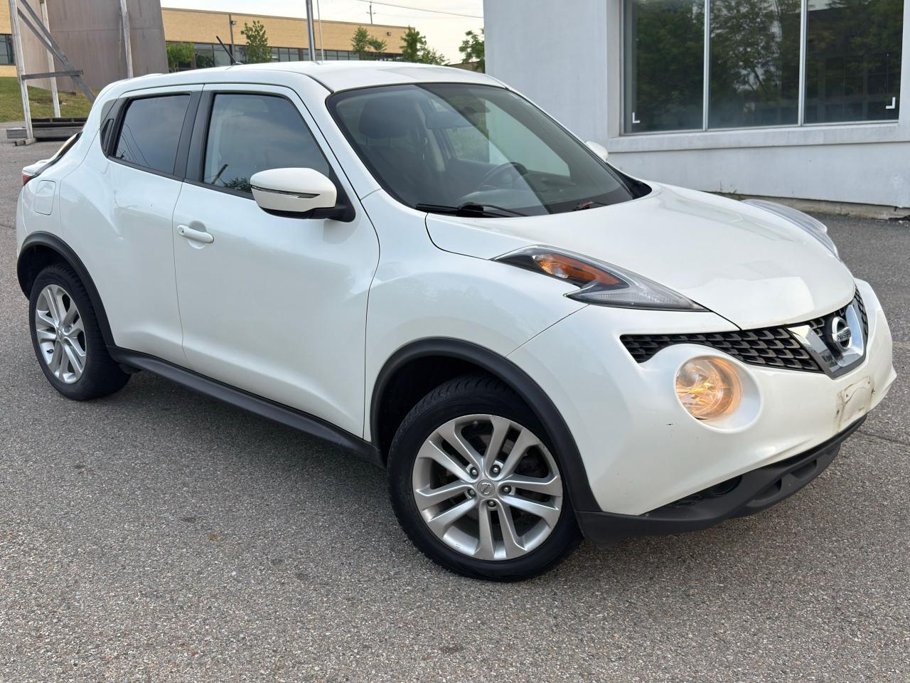 2015 Nissan Juke SV - Photo #3