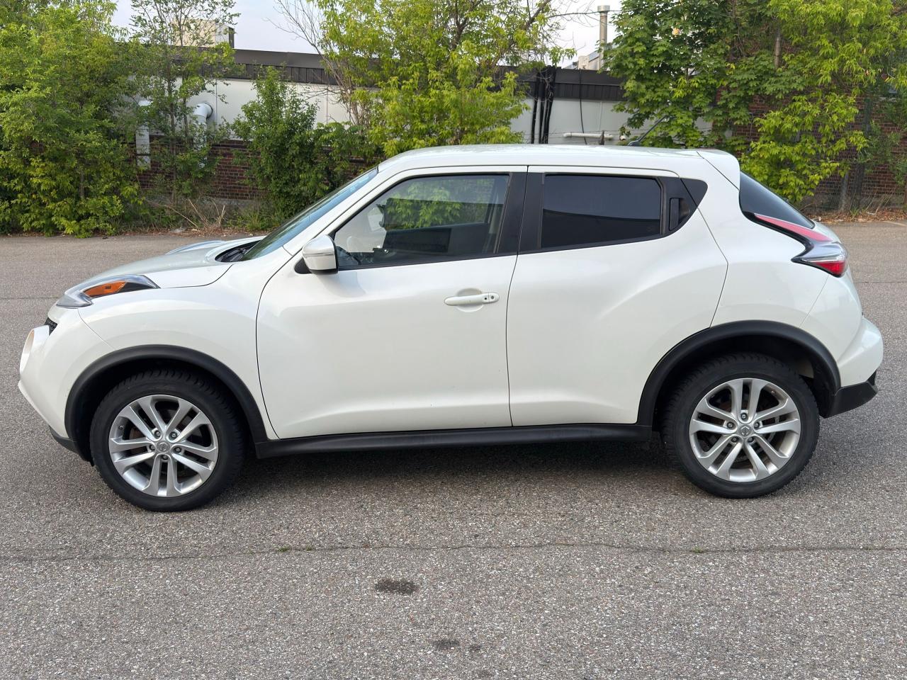 2015 Nissan Juke SV - Photo #4