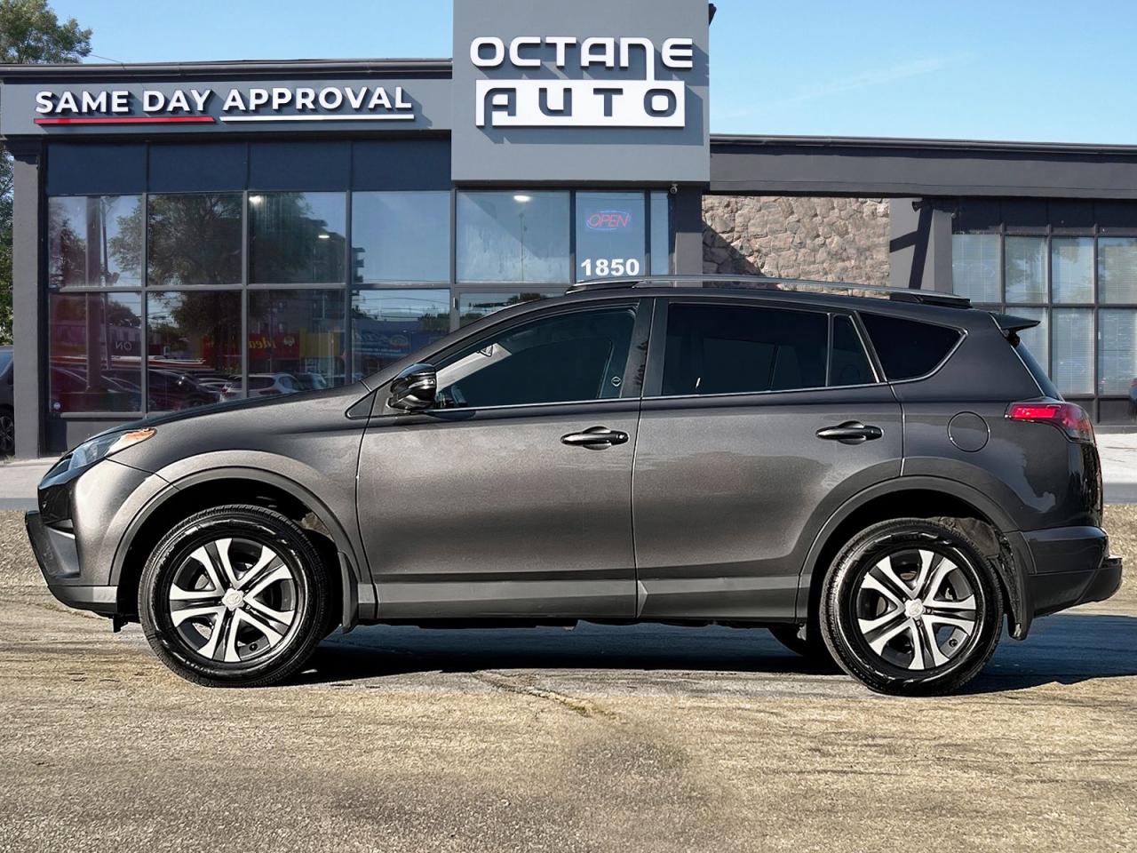 2017 Toyota RAV4 LE AWD - Photo #3