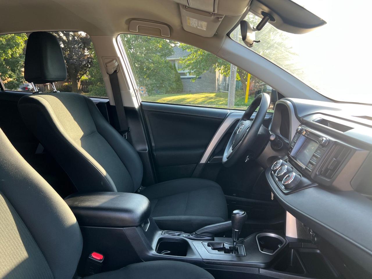 2017 Toyota RAV4 LE AWD - Photo #10