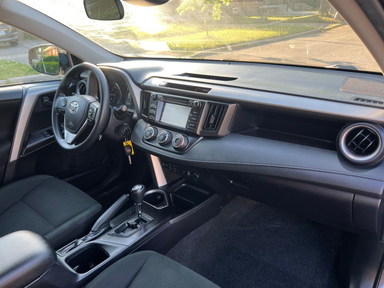 2017 Toyota RAV4 LE AWD - Photo #11