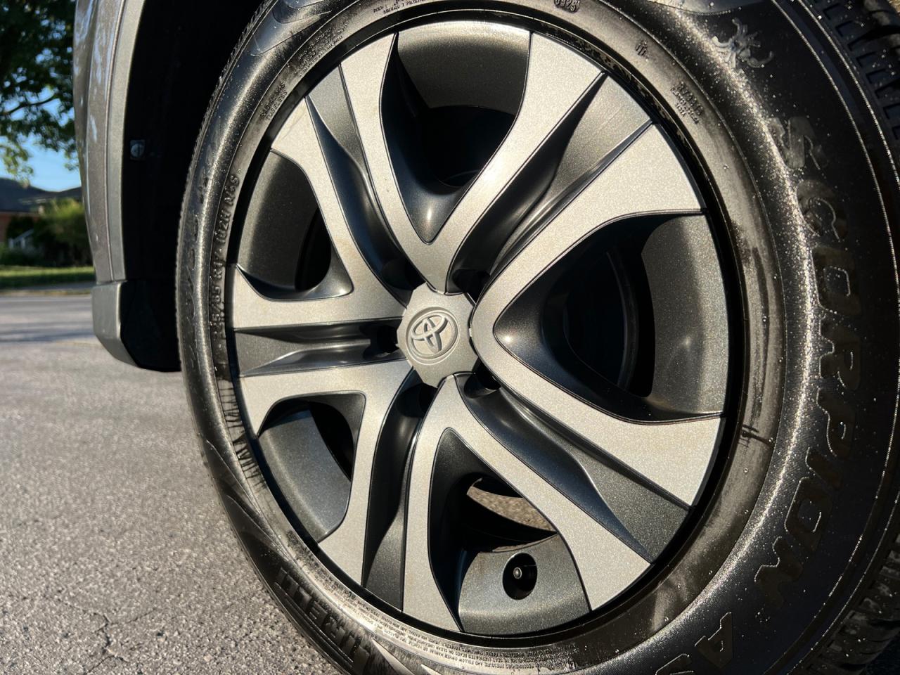 2017 Toyota RAV4 LE AWD - Photo #8