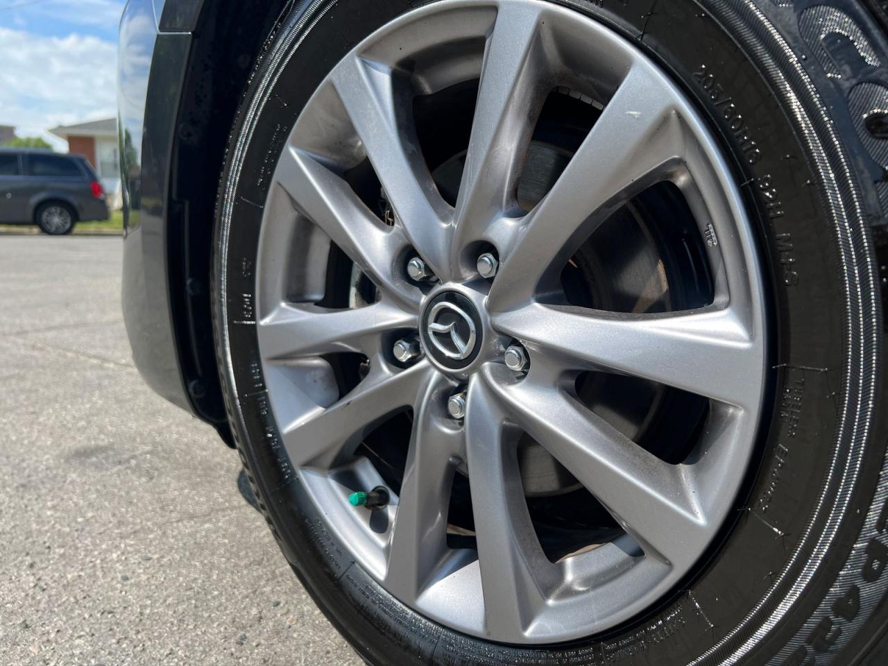 2020 Mazda MAZDA3 FWD - Photo #15