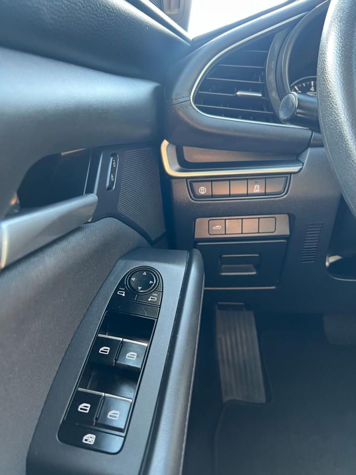 2020 Mazda MAZDA3 FWD - Photo #23