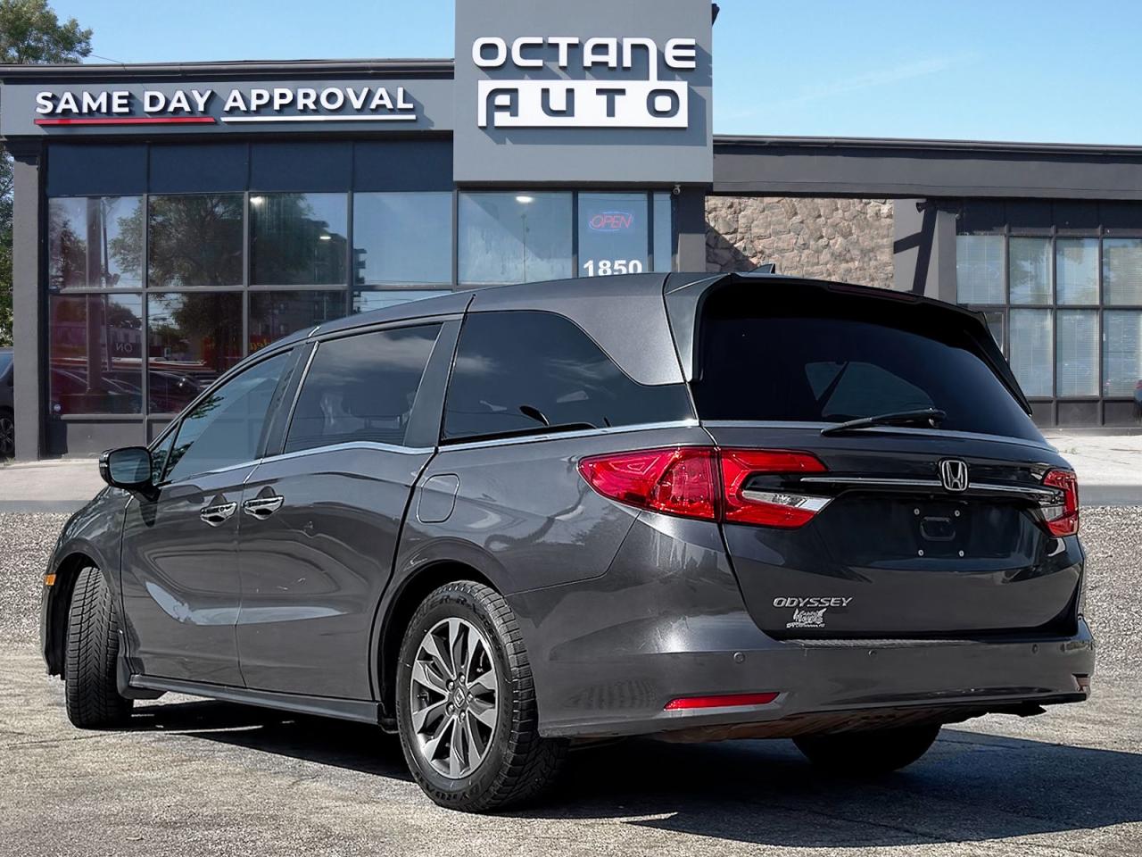 2022 Honda Odyssey EX-L RES Auto - Photo #4