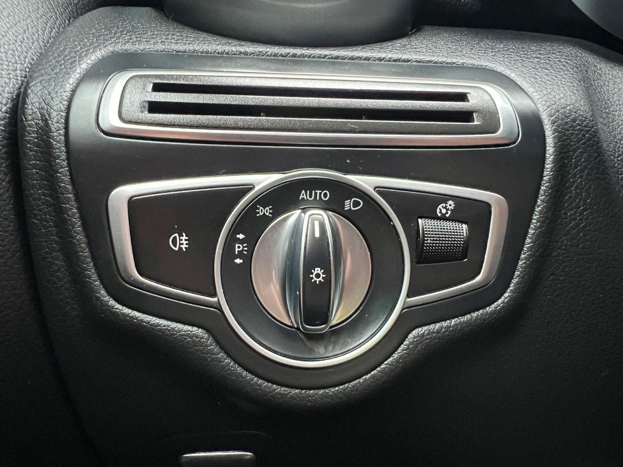 2018 Mercedes-Benz C-Class C300 4MATIC Sedan - Photo #24