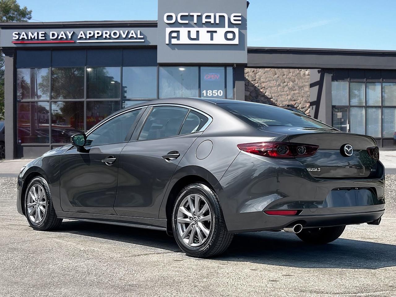 2020 Mazda MAZDA3 FWD - Photo #4