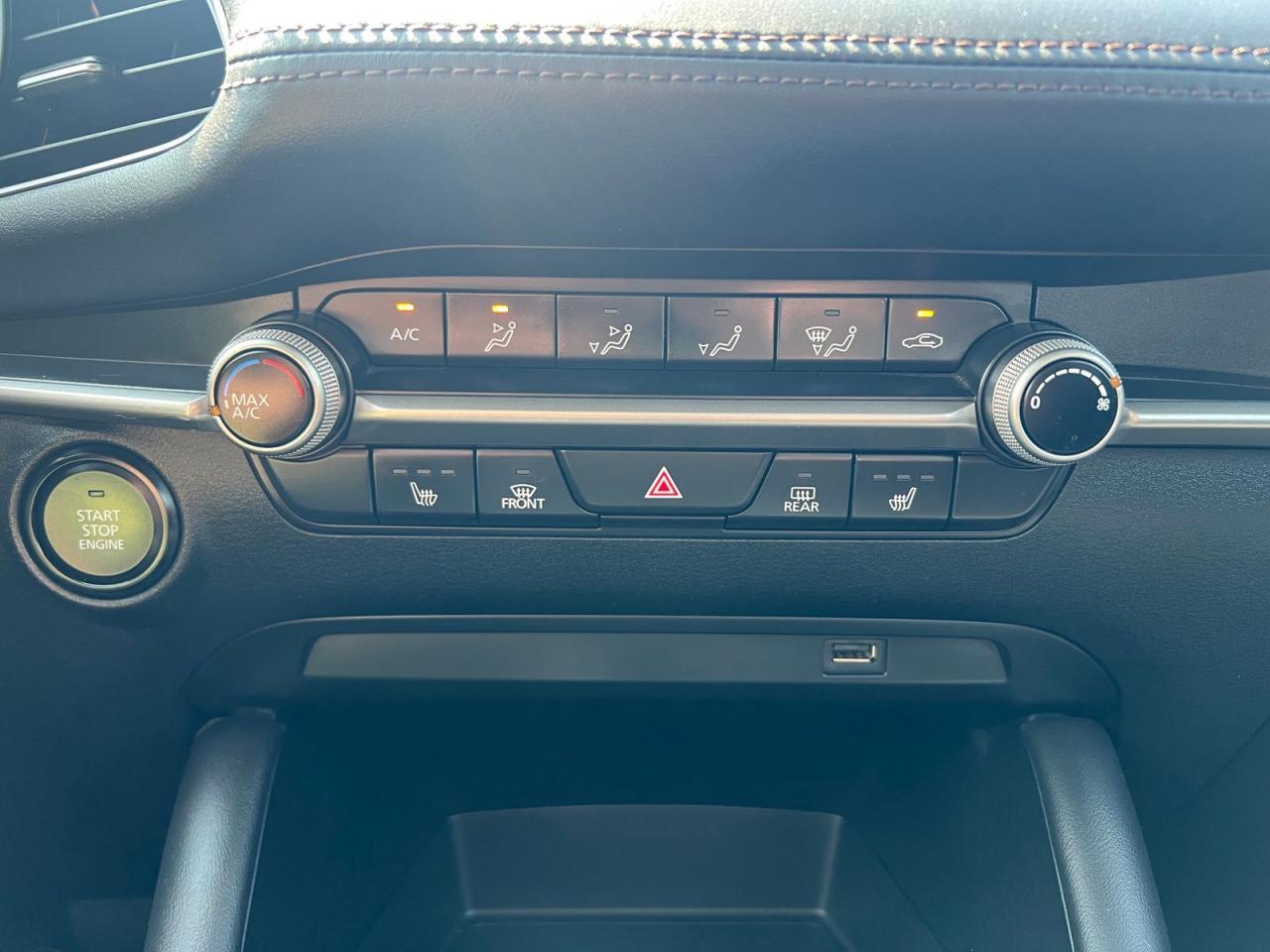 2020 Mazda MAZDA3 FWD - Photo #21