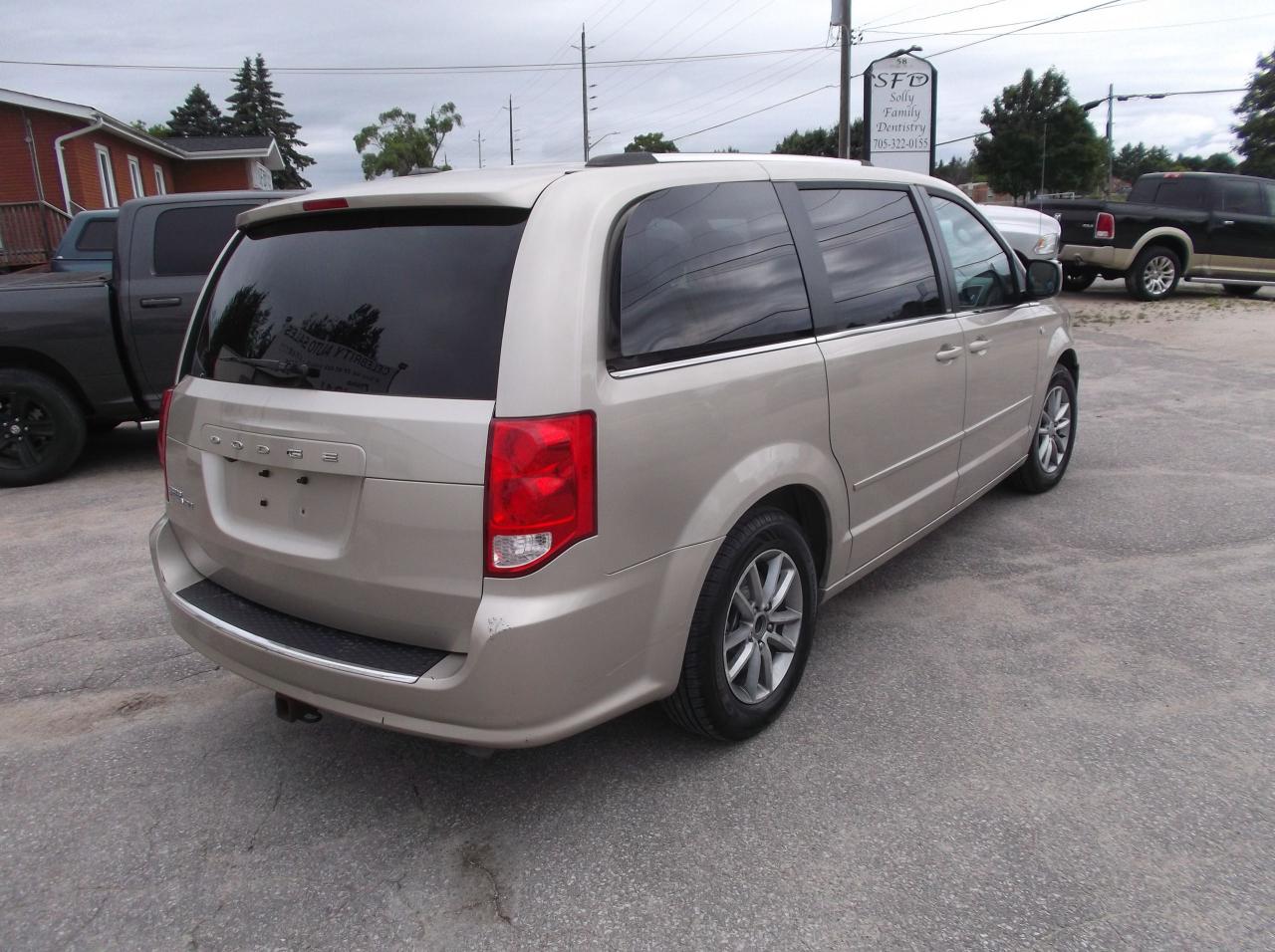 2014 Dodge Grand Caravan SE  30 ANNIVERSARY STO & GO - Photo #5
