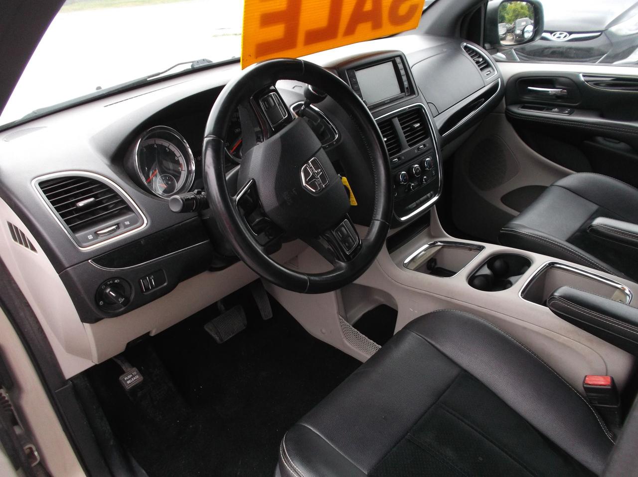 2014 Dodge Grand Caravan SE  30 ANNIVERSARY STO & GO - Photo #6