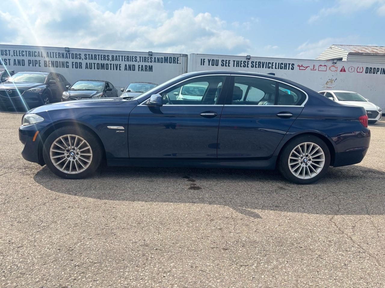 2011 BMW 5 Series 535i xDrive Photo3