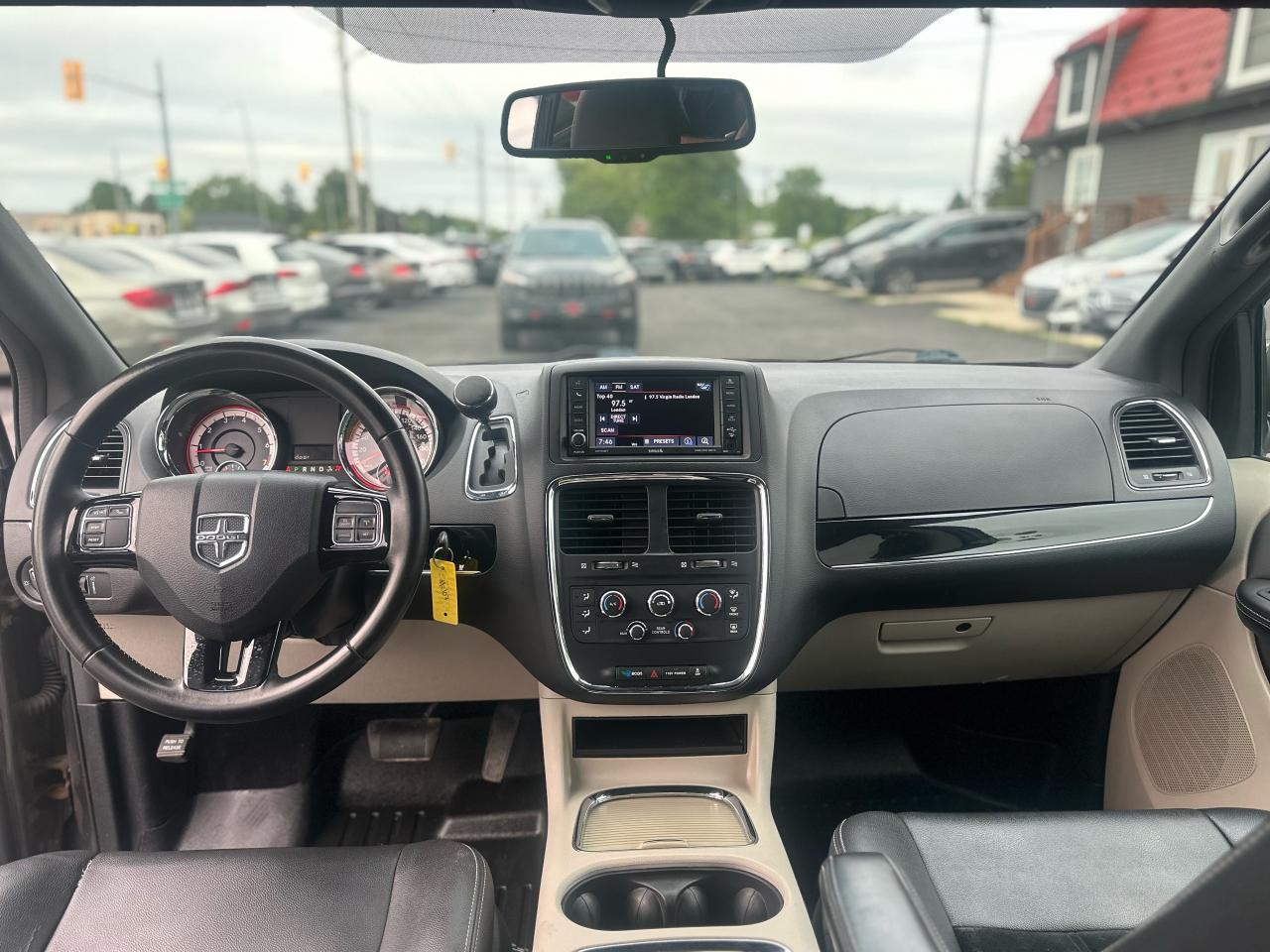 2017 Dodge Grand Caravan SXT Premium Plus Photo39