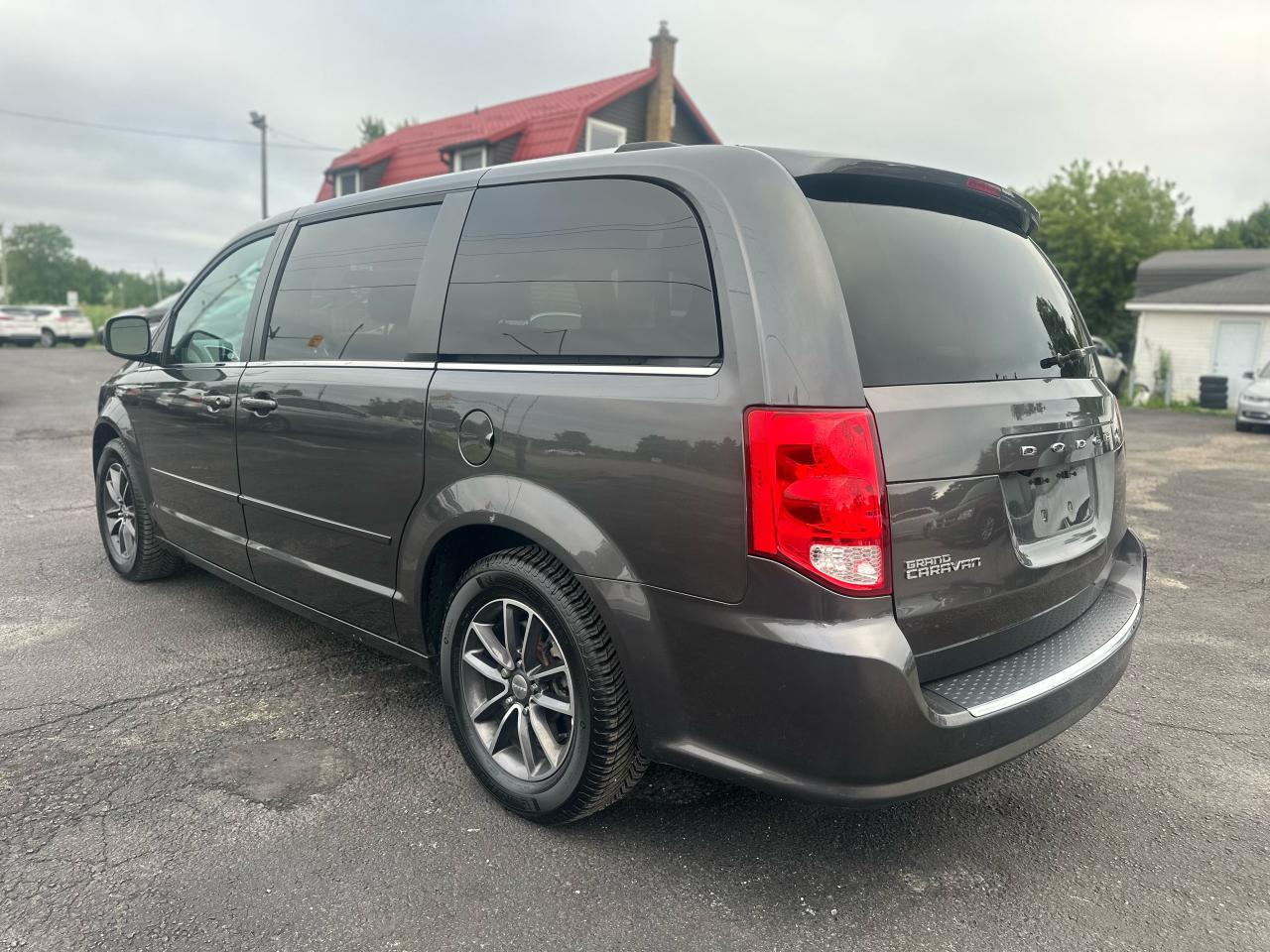 2017 Dodge Grand Caravan SXT Premium Plus Photo29
